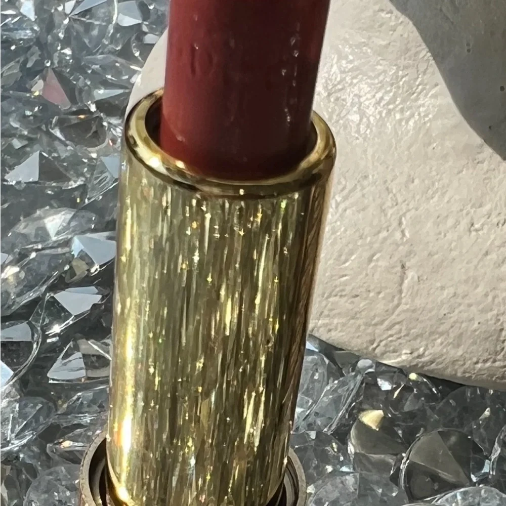 Gucci unique lipstick